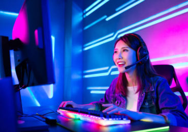 Les jeux vidéo, longtemps perçus comme une distraction, sont désormais reconnus pour leurs bienfaits sur le cerveau.