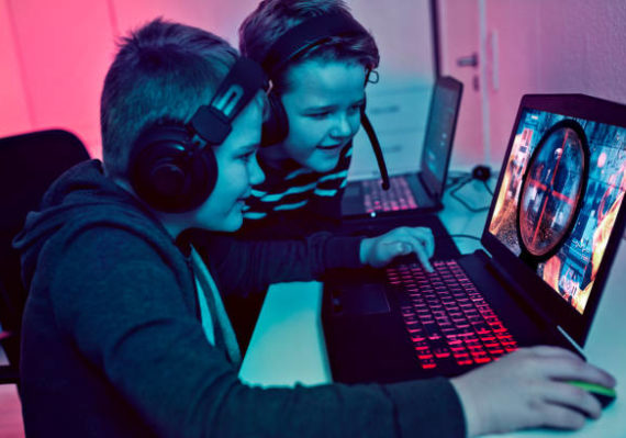 Les jeux vidéo ont pris une place centrale dans la société moderne, notamment grâce à la culture geek. En effet, ils ne se contentent