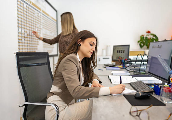 Animation Réseaux Sociaux Paris : Comment créer des concours efficaces en 4 étapes stratégiques ?