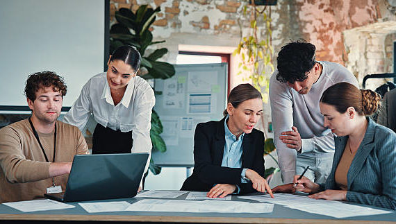 Dans un environnement digital de plus en plus concurrentiel, l’Animation Réseaux Sociaux Paris occupe une place stratégique