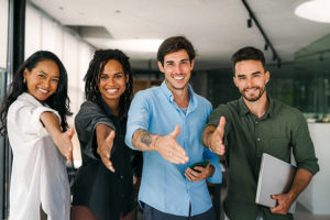 Quelle différence en 2 points clés entre un plan de communication annuel Paris et une stratégie trimestrielle efficace ?