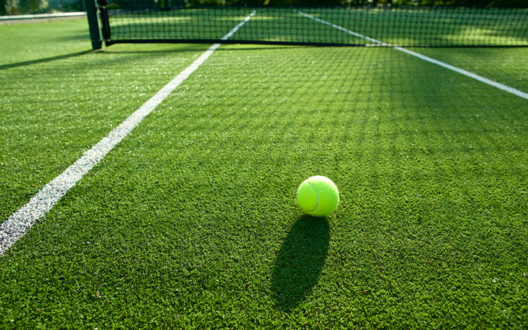 construction court de tennis gazon synthetique à Cannes